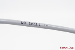 Câble BB-TECH Basic - Sens du câble, de l'amplificateur vers les enceintes